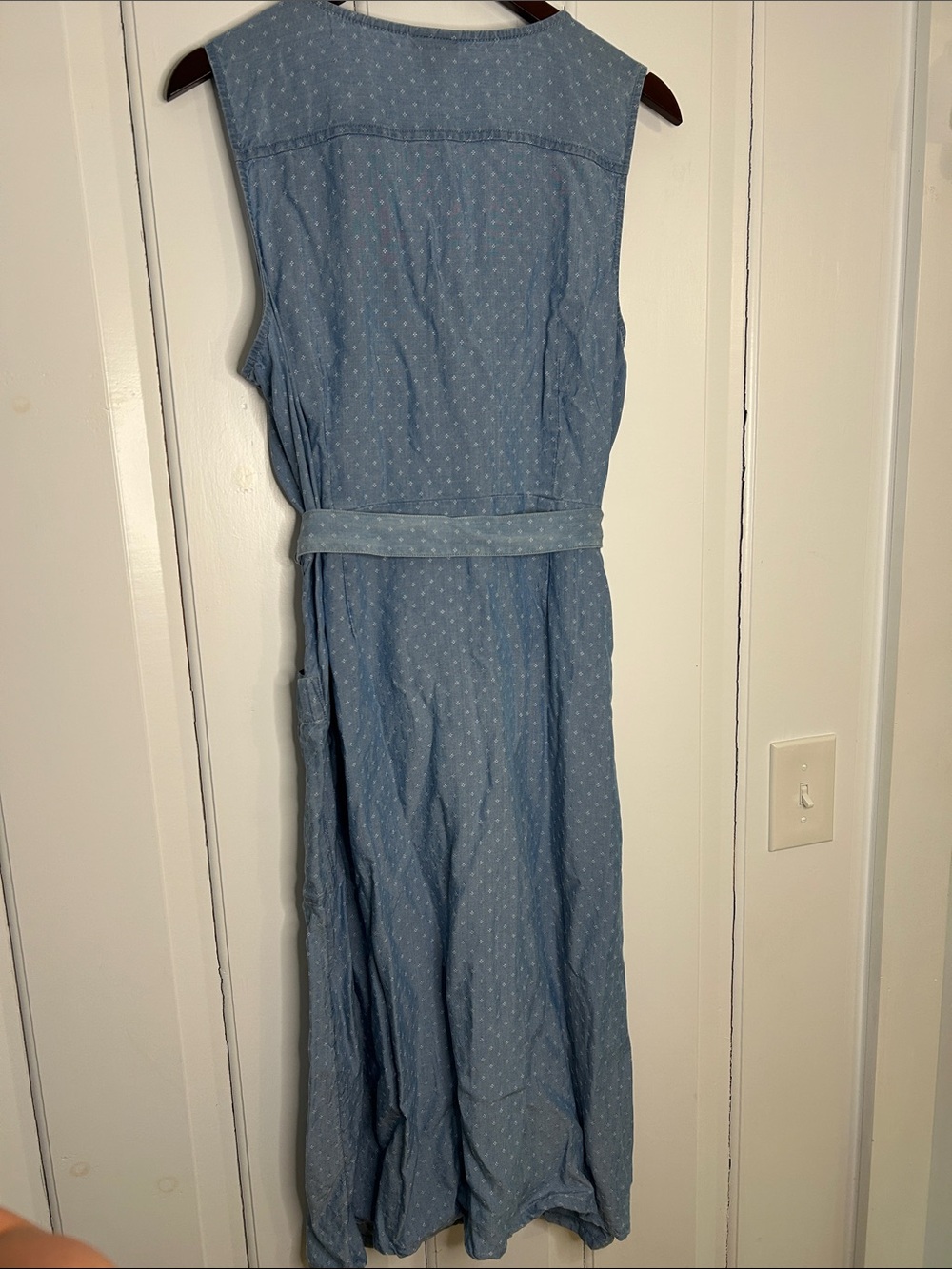 J. Jill Blue Sleeveless Button-Front denim Midi Dress with Tie Waist and pockets - Picture 5 of 8